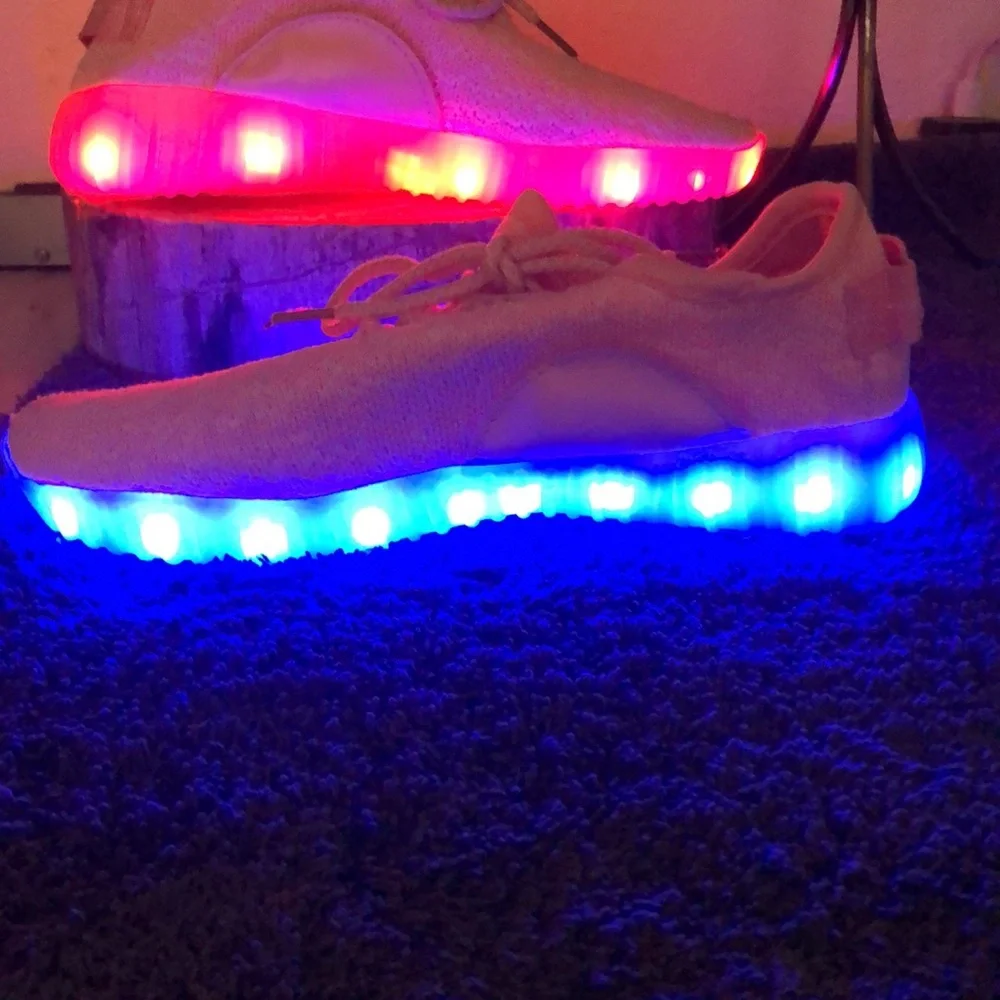 Link light up shoes‎